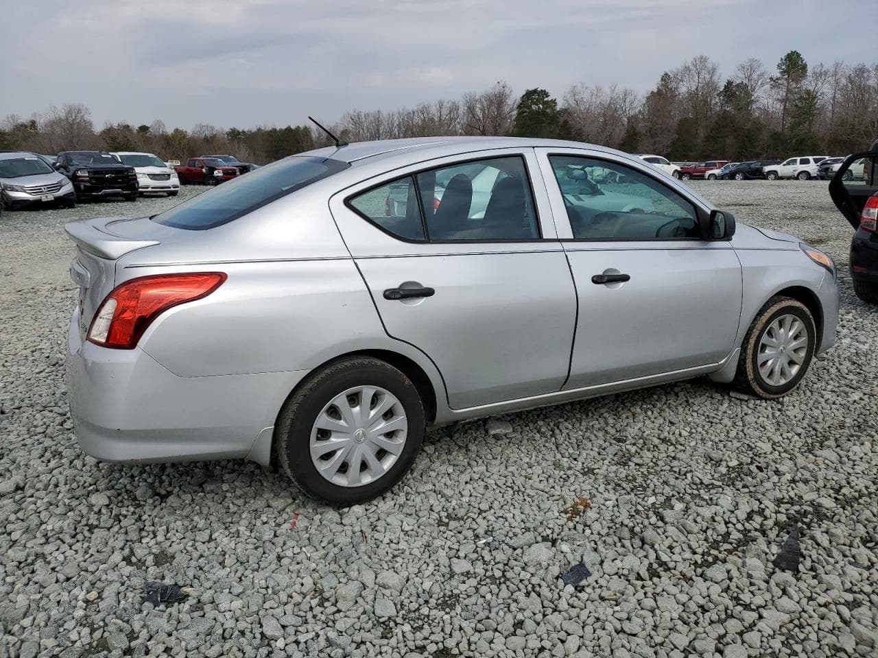 2015 Nissan Versa S - foto 3