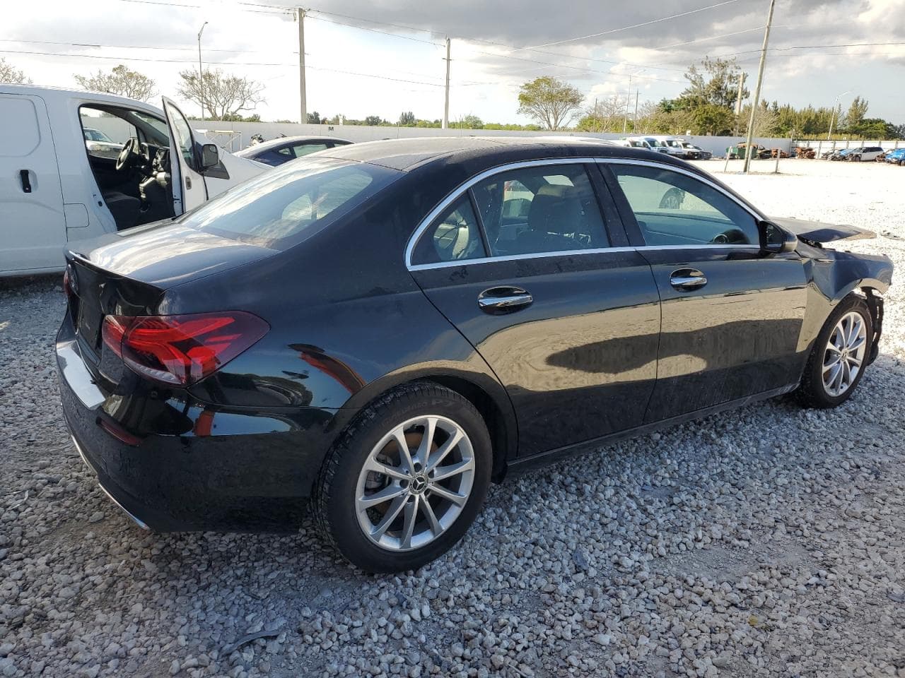 2021 Mercedes-Benz A 220 - foto 3