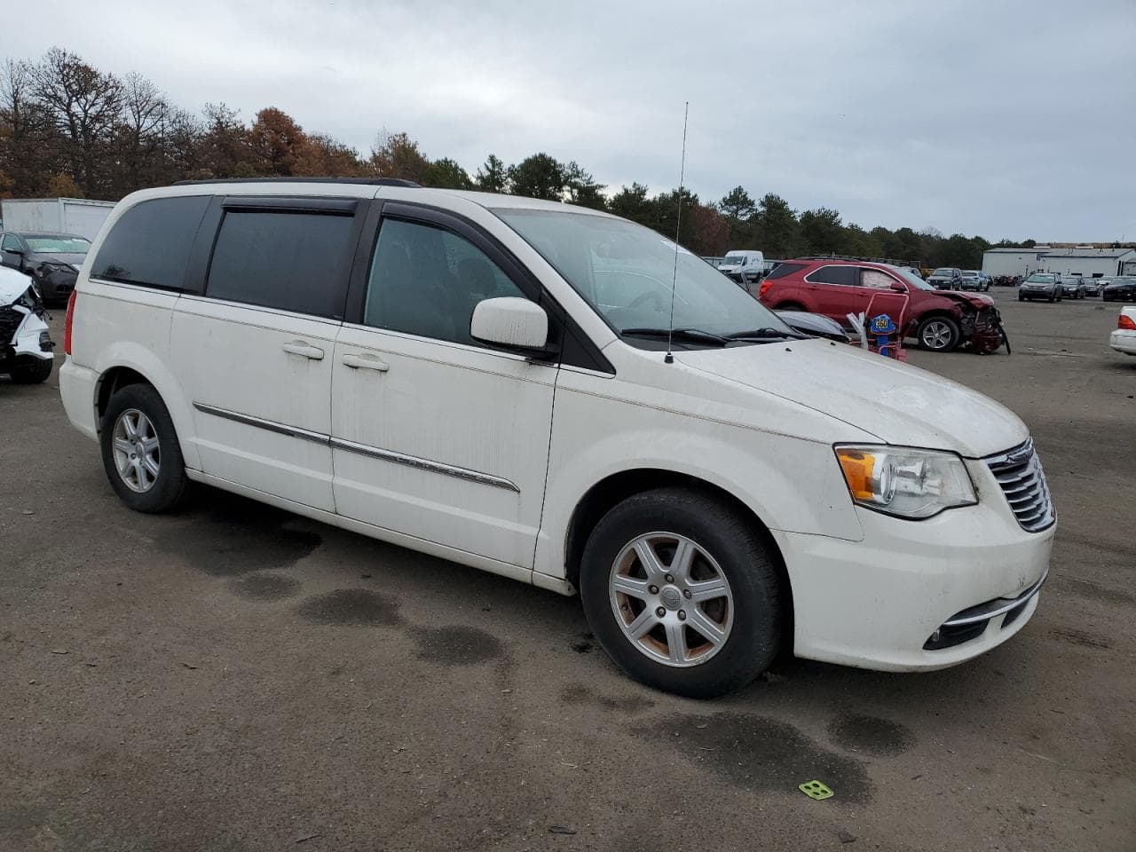 2012 Chrysler Town & Country Touring - foto 4