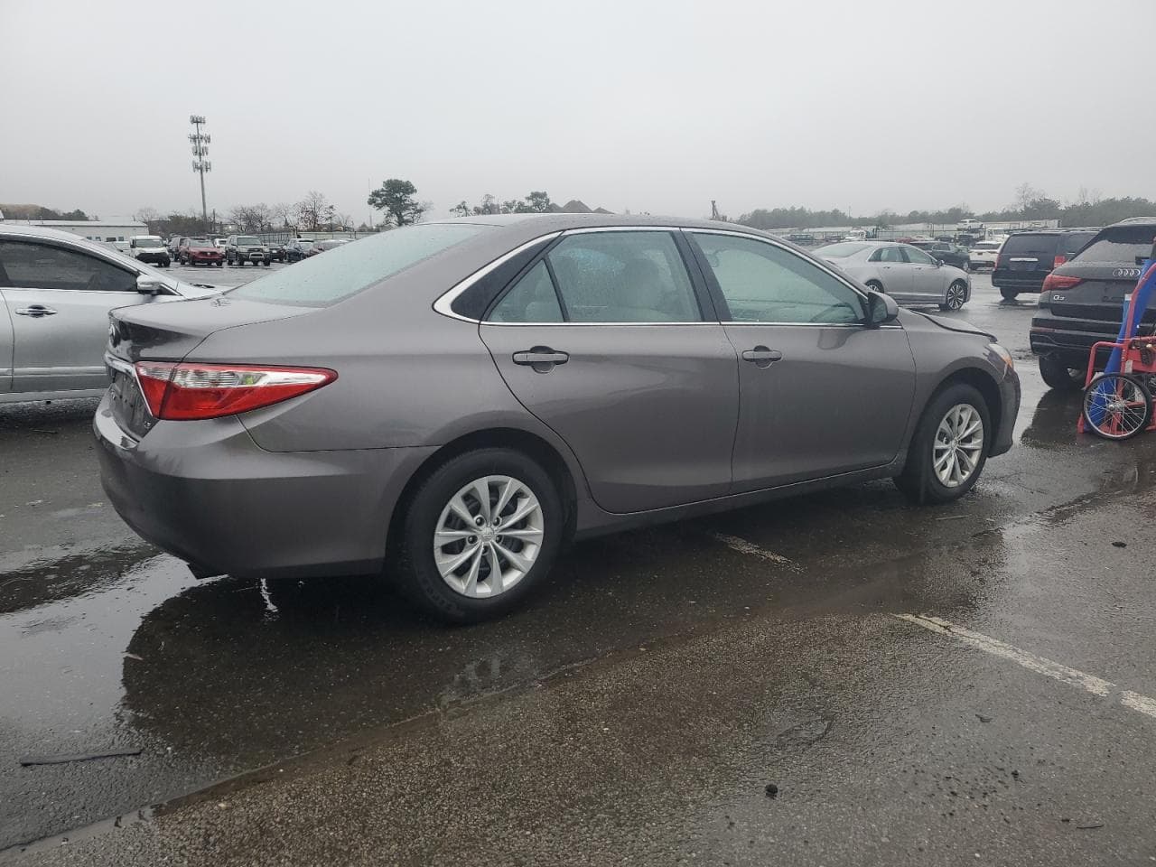 2017 Toyota Camry Le - foto 3