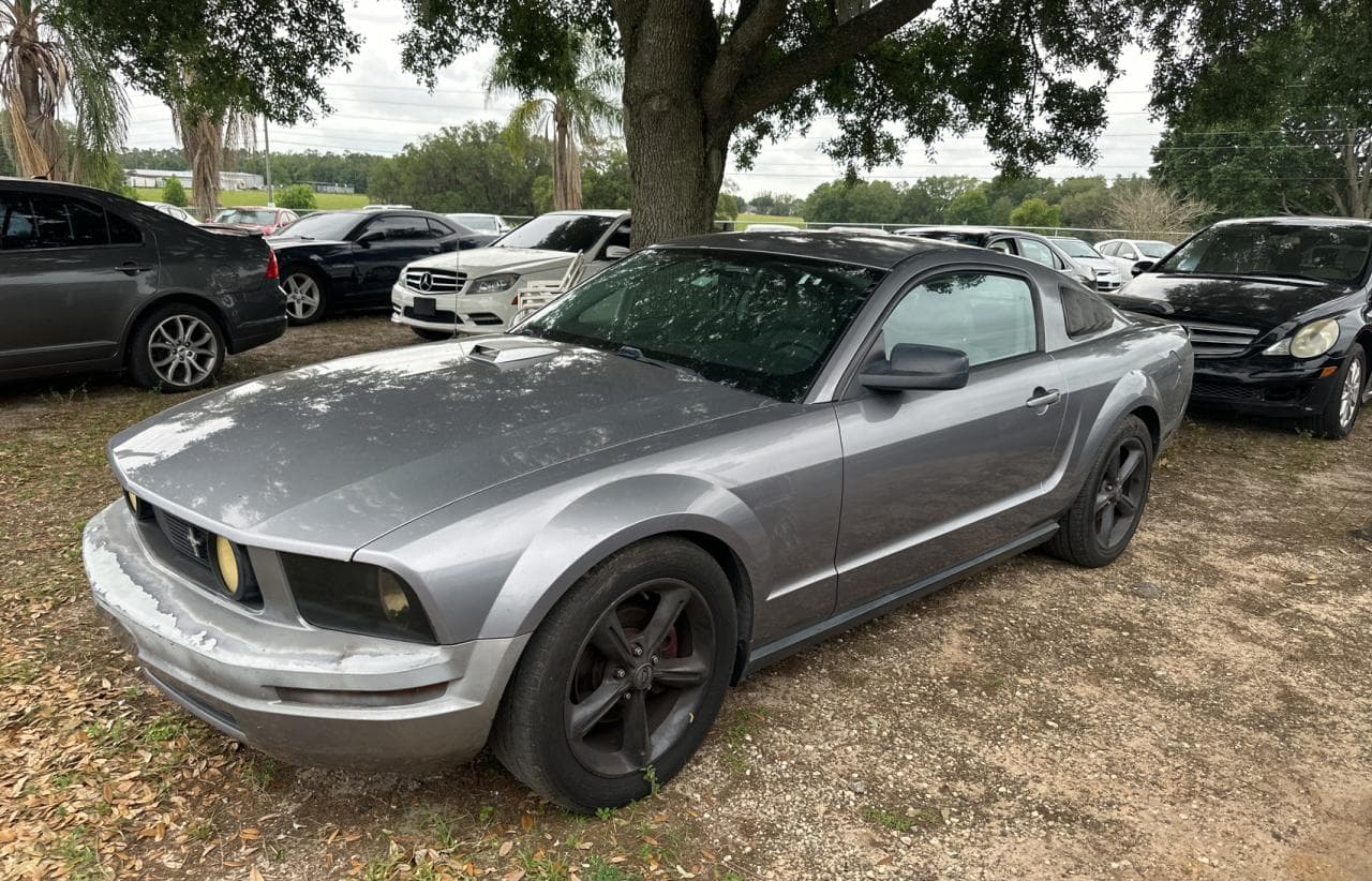2007 Ford Mustang - foto 2