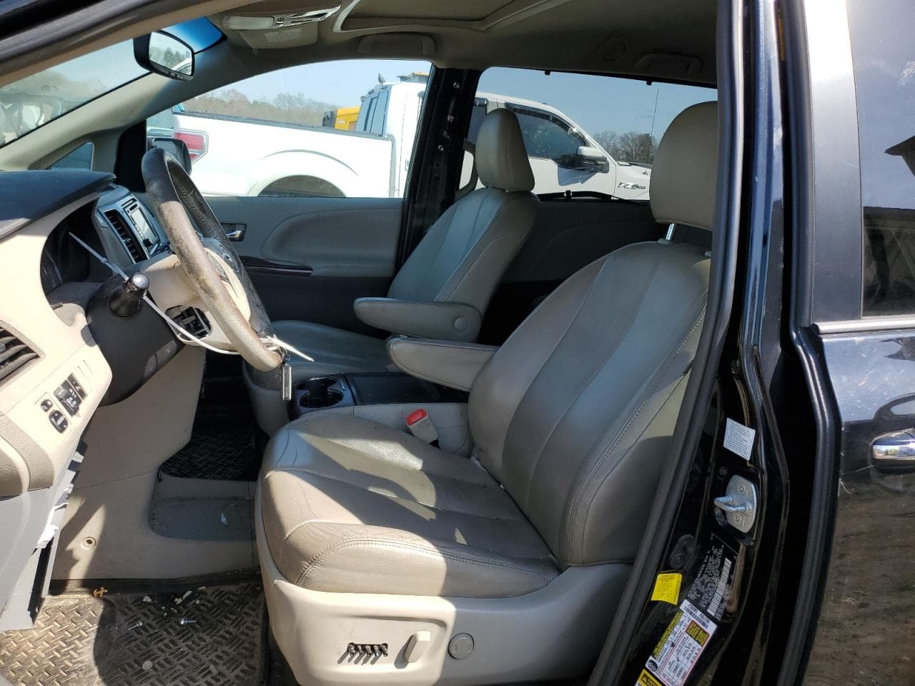 2013 Toyota Sienna Xle - foto 3