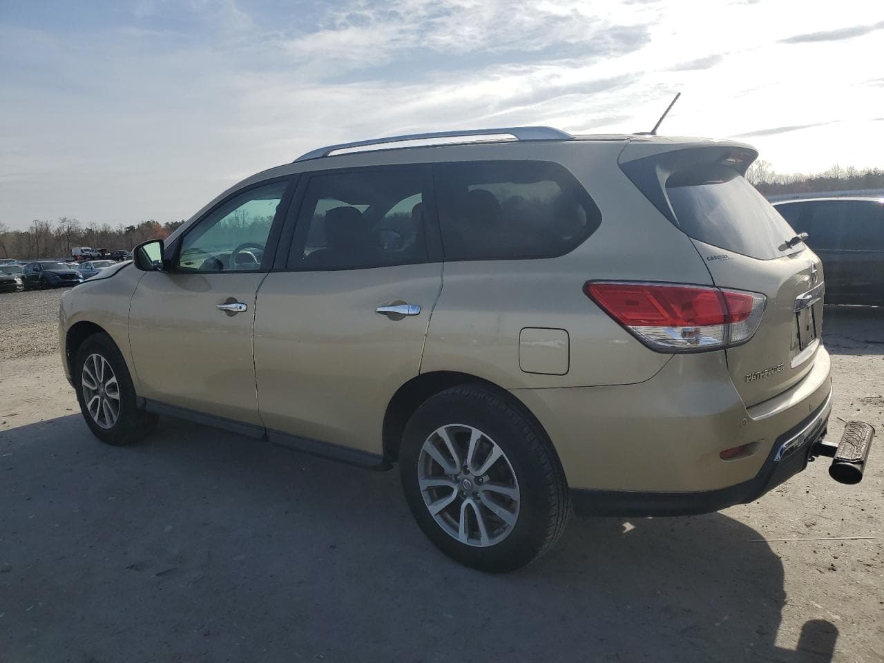 2013 Nissan Pathfinder Sv - foto 2
