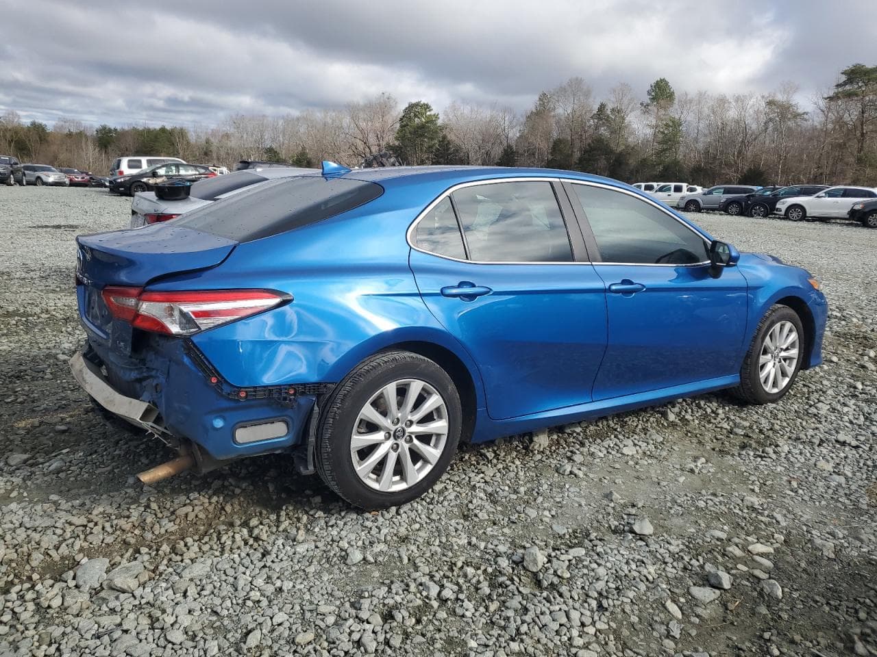 2020 Toyota Camry Le - foto 3