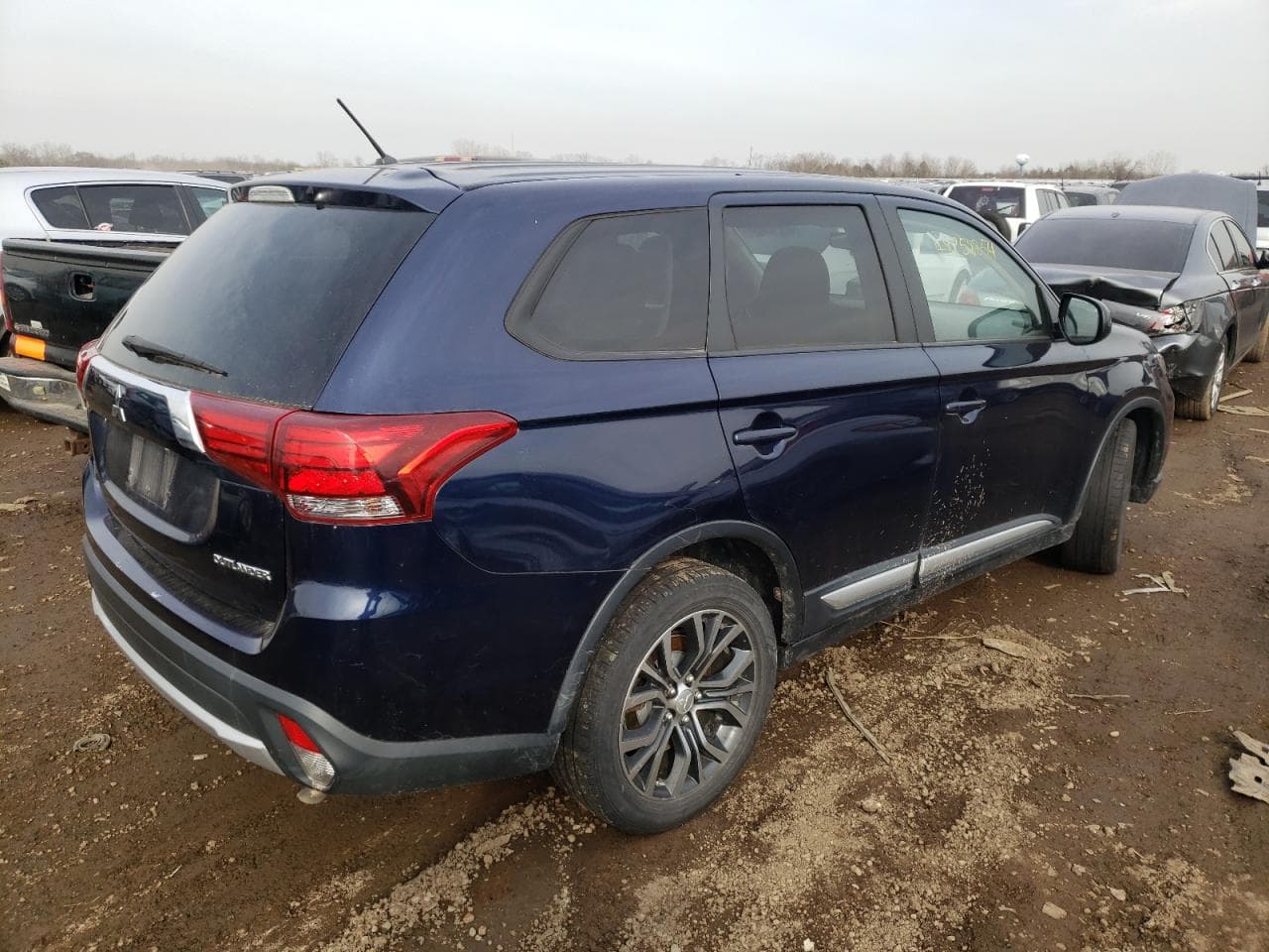 2016 Mitsubishi Outlander Se - foto 4