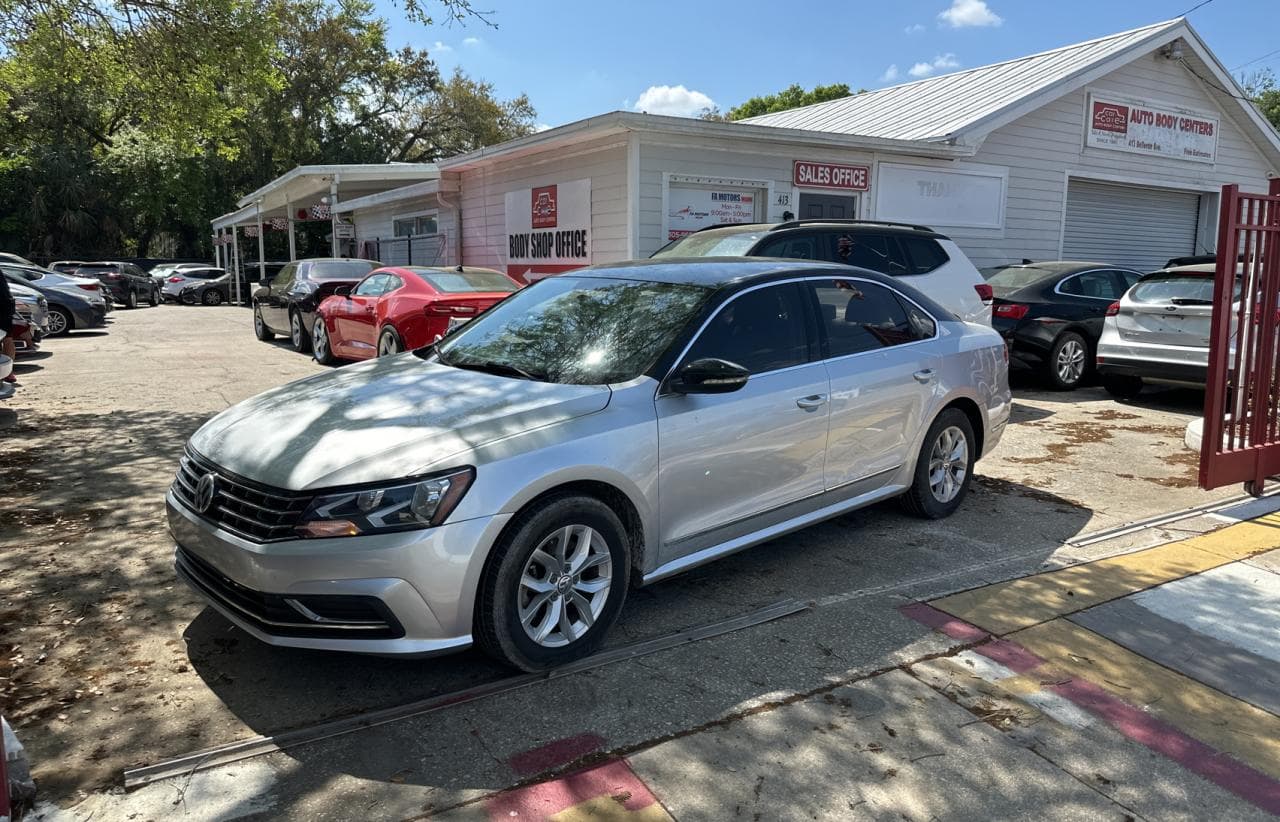 2017 Volkswagen Passat S - foto 2