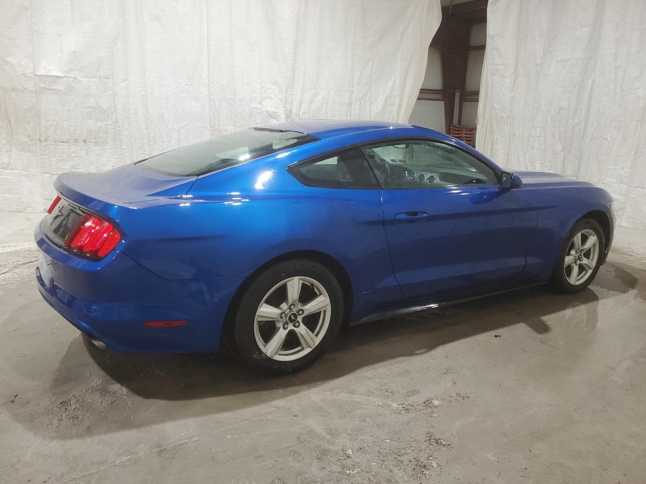 2017 Ford Mustang V6 - foto 3