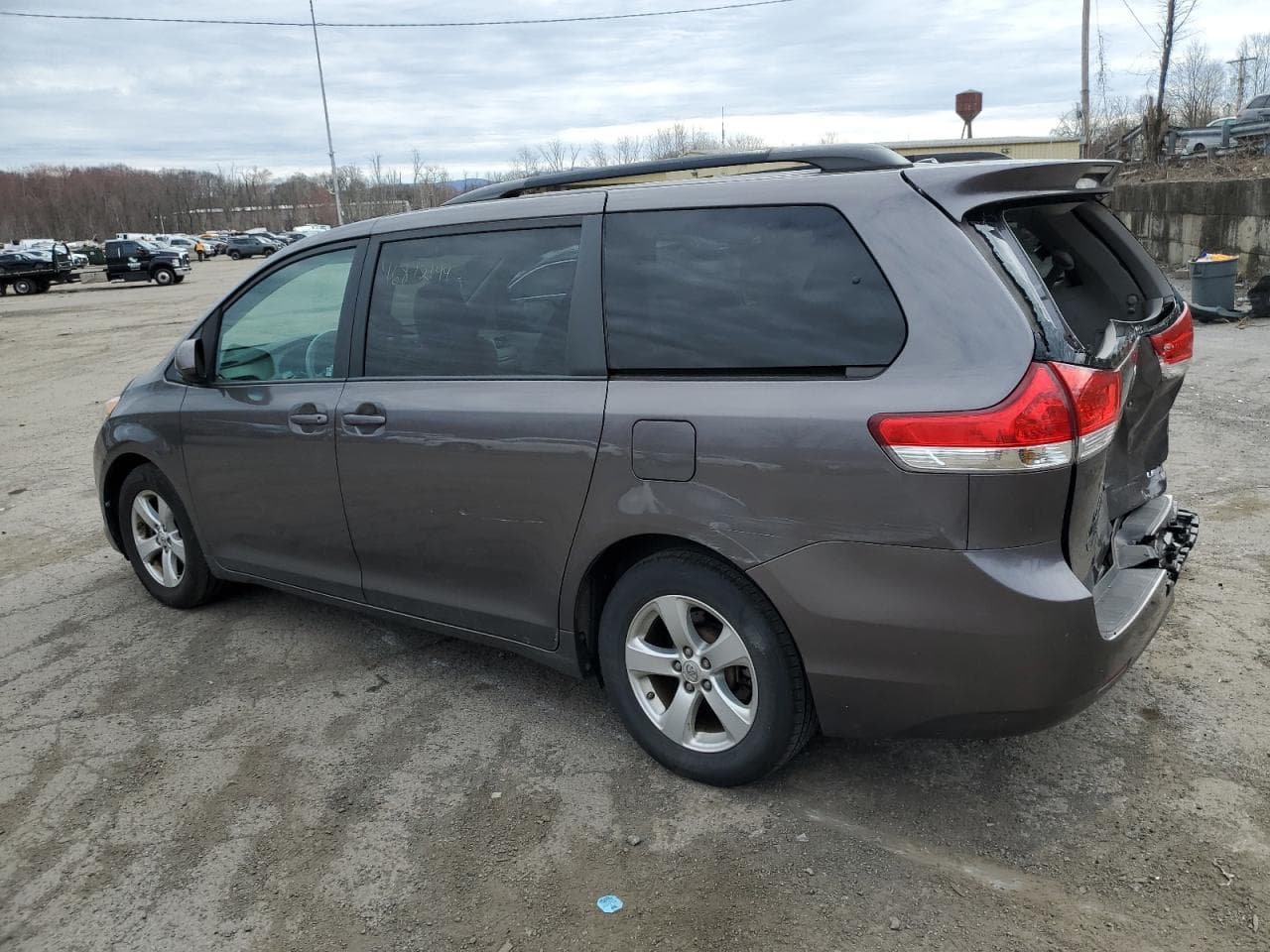 2013 Toyota Sienna Le - foto 2