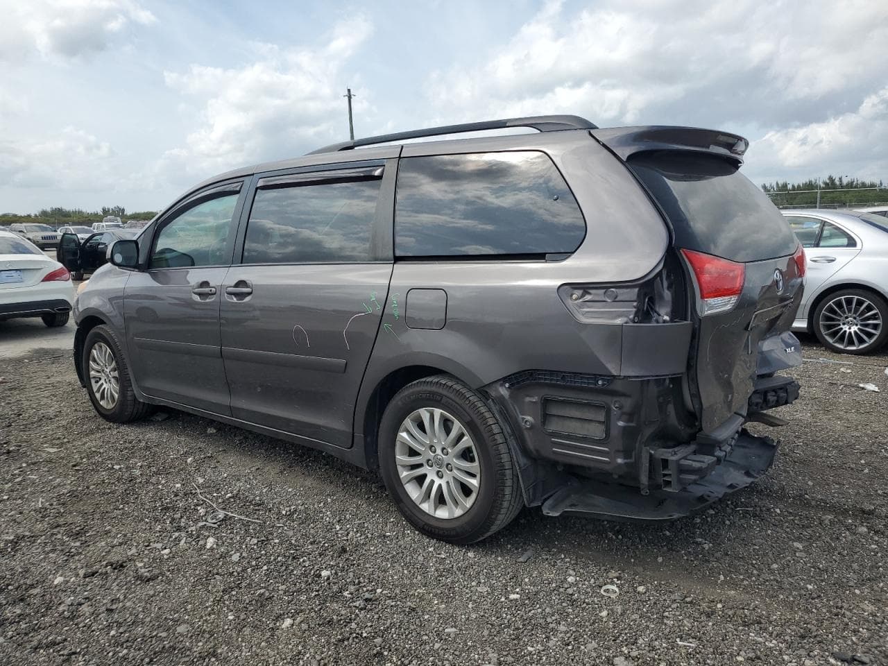 2013 Toyota Sienna Xle - foto 2