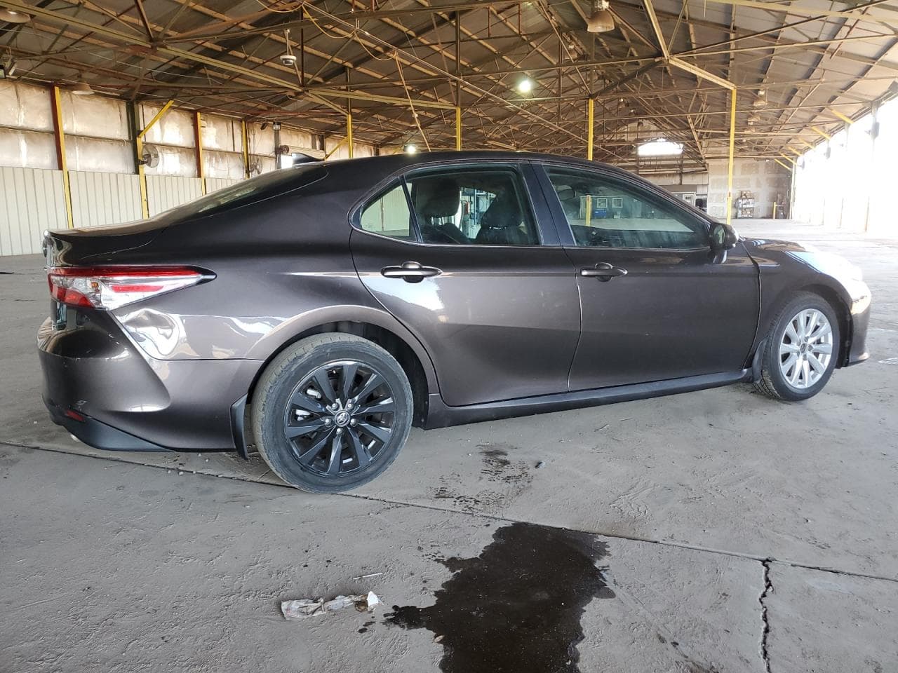 2020 Toyota Camry Le - foto 3