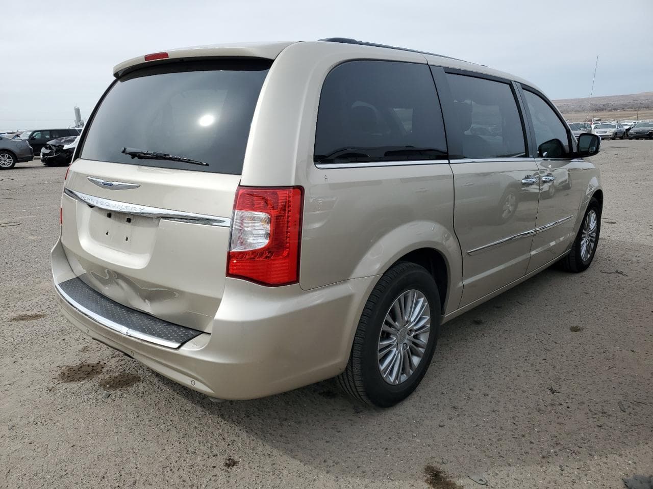 2013 Chrysler Town & Country Touring L - foto 3