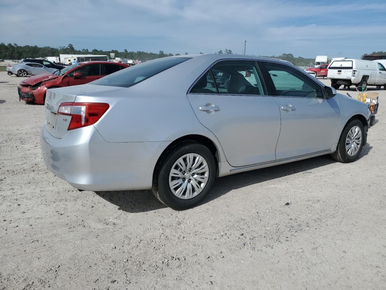 2014 Toyota Camry Le - foto 3