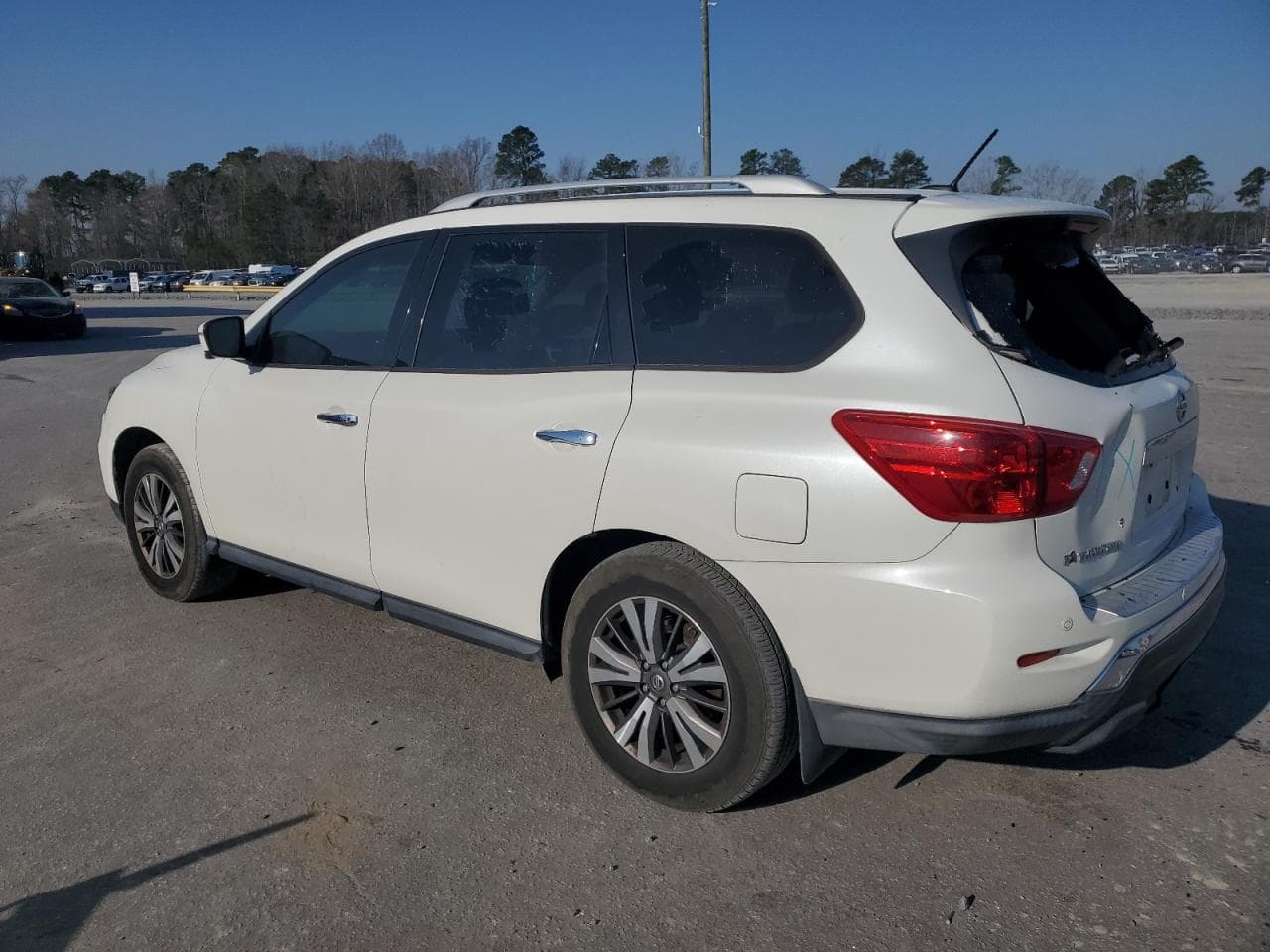 2017 Nissan Pathfinder Sl - foto 2