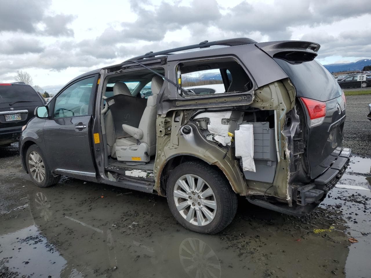 2013 Toyota Sienna Xle - foto 2