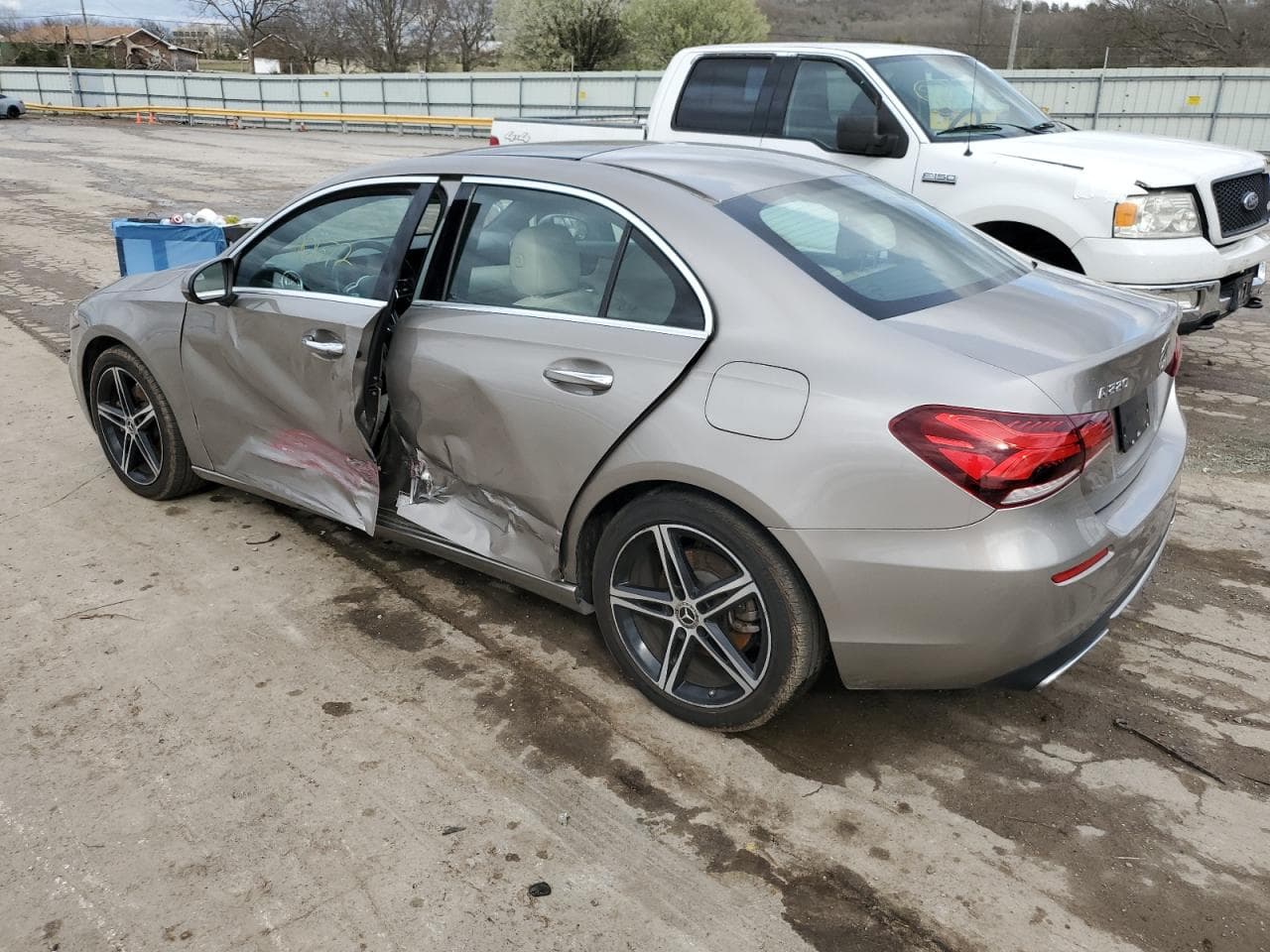 2019 Mercedes-Benz A 220 - foto 2