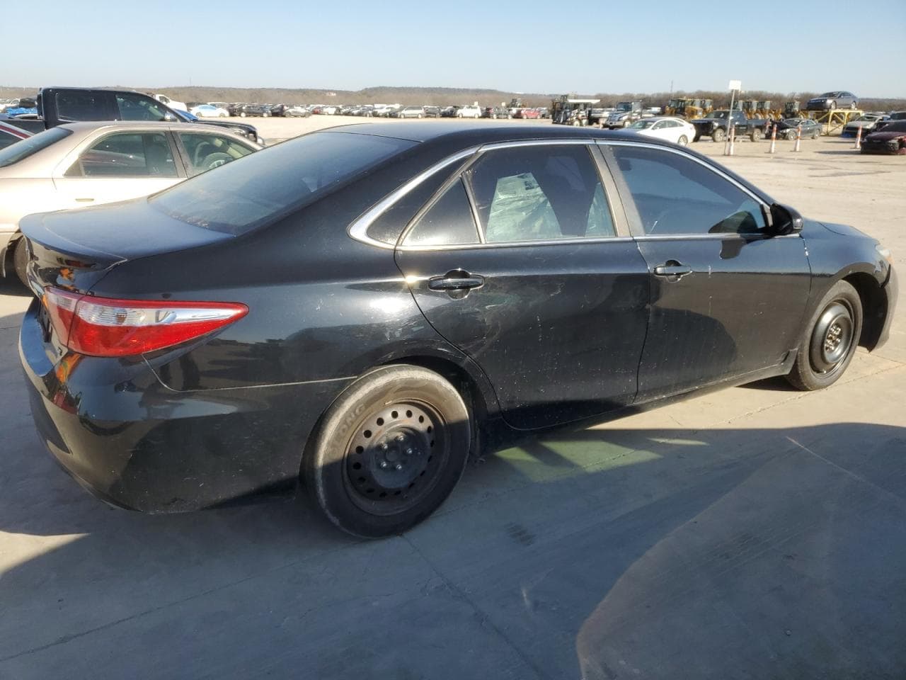 2017 Toyota Camry Le - foto 3