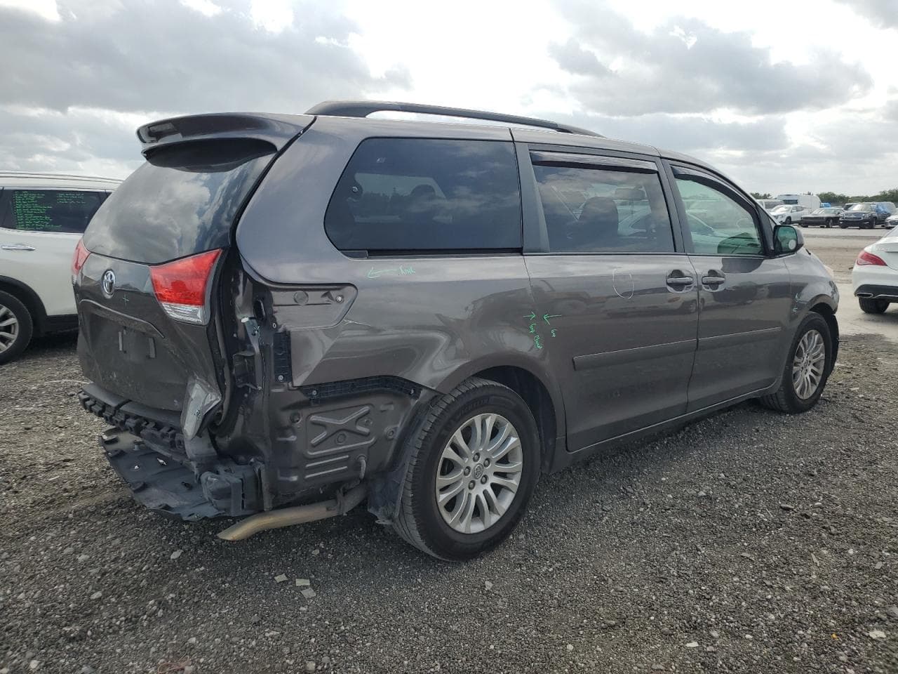 2013 Toyota Sienna Xle - foto 3
