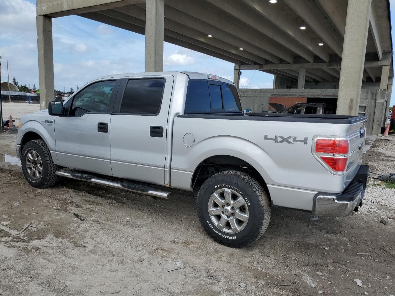 2014 Ford F150 Supercrew - foto 2