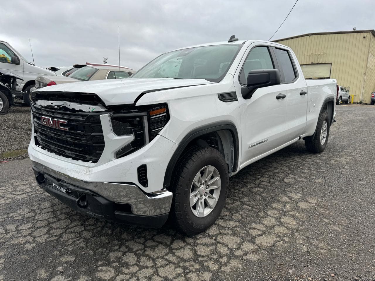 2024 GMC Sierra K1500 - foto 2
