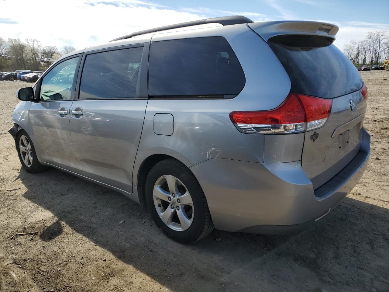 2013 Toyota Sienna Le - foto 2