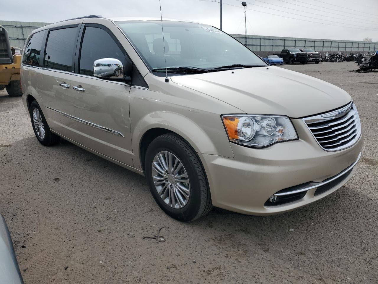 2013 Chrysler Town & Country Touring L - foto 4
