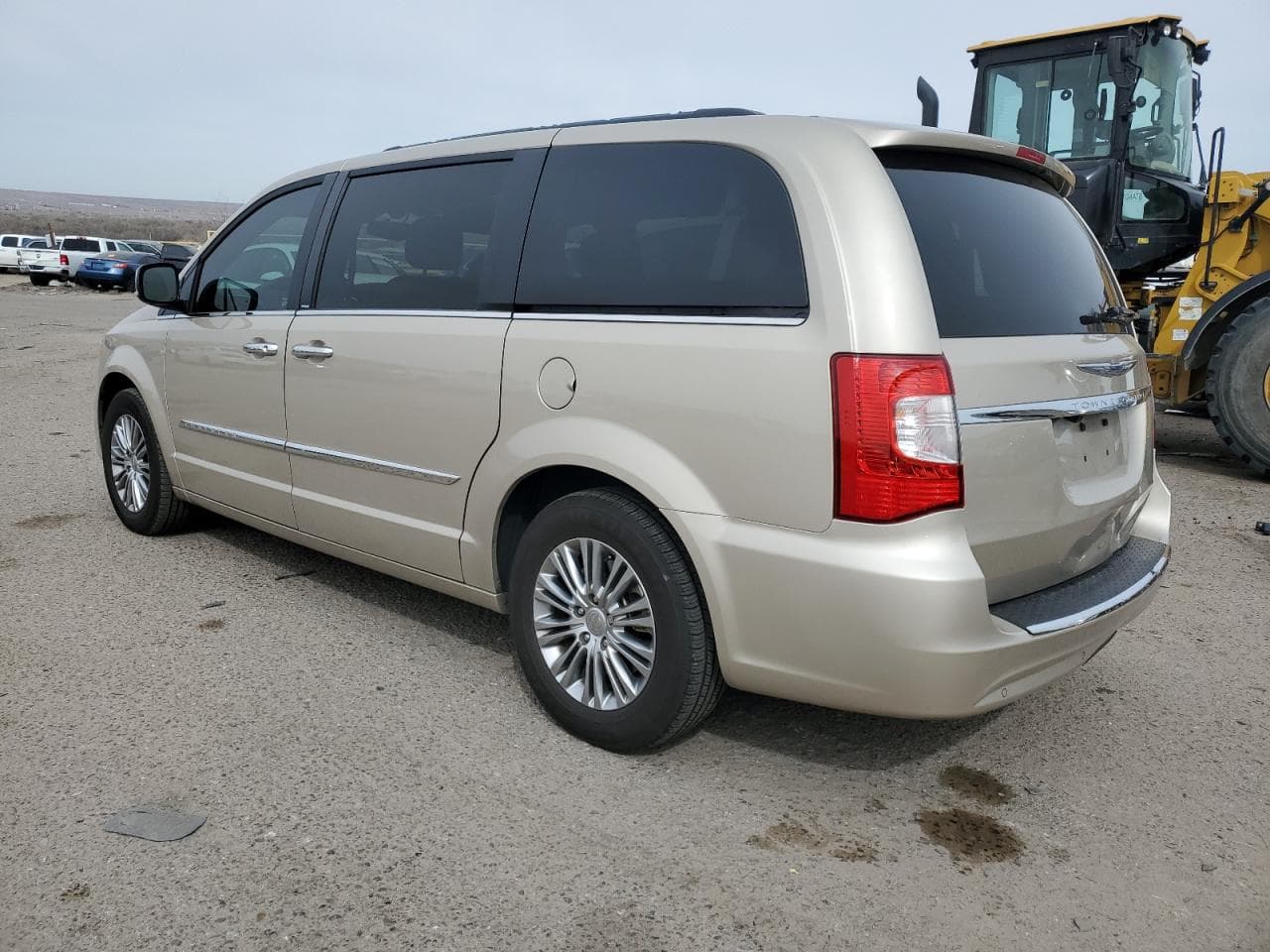 2013 Chrysler Town & Country Touring L - foto 2