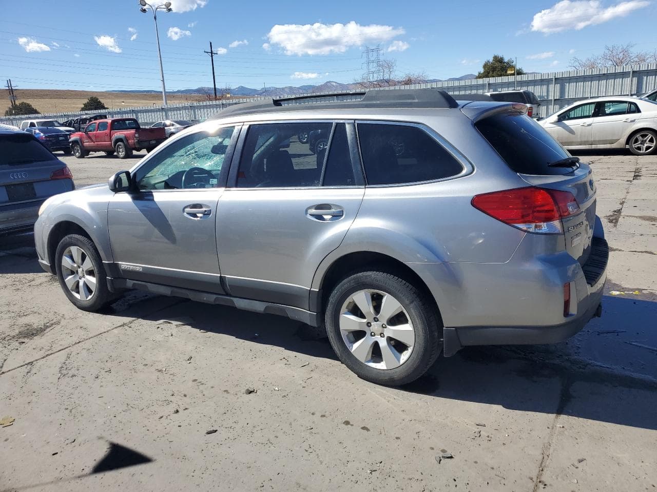 2010 Subaru Outback 2.5I Limited - foto 2