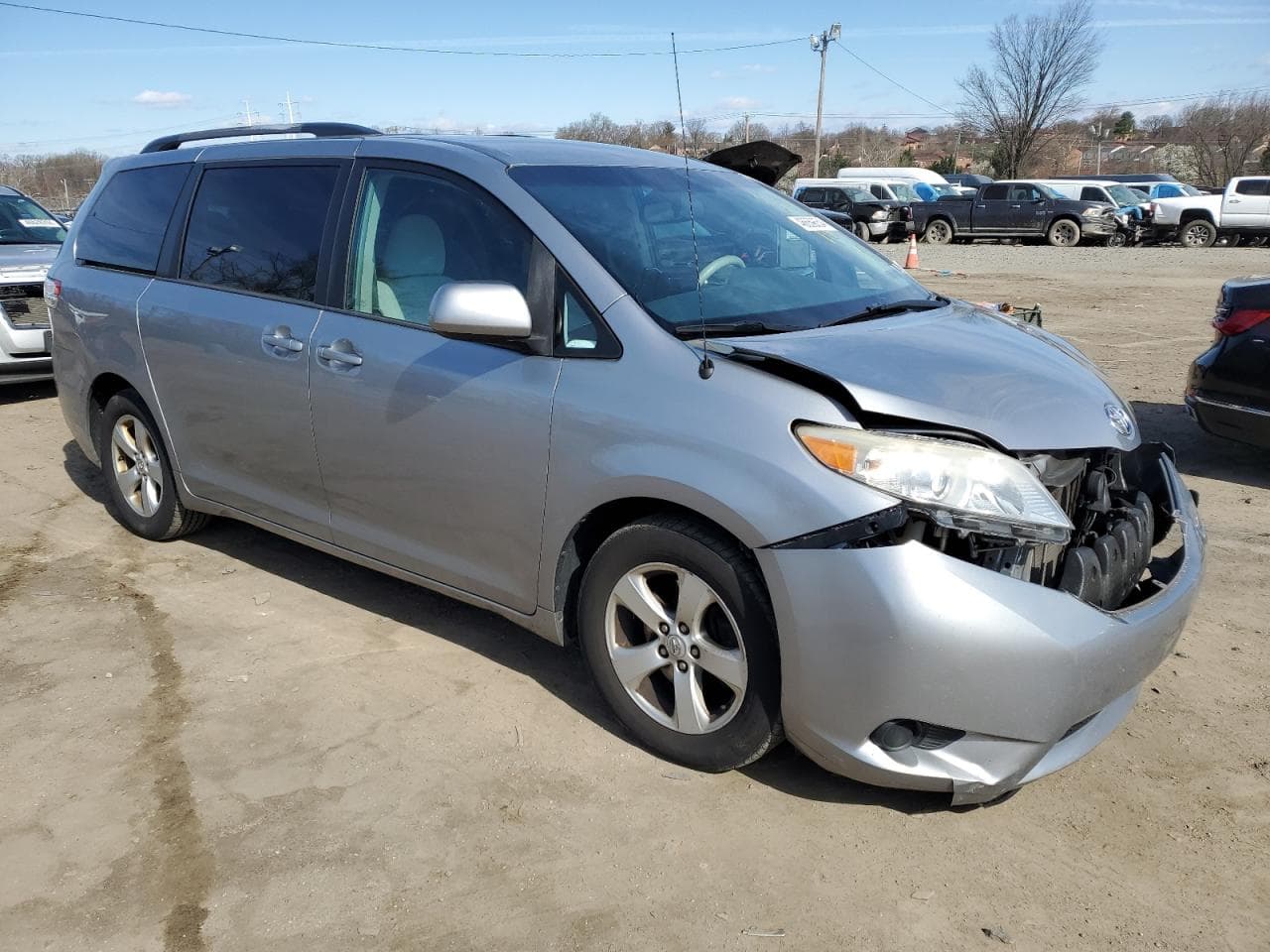 2013 Toyota Sienna Le - foto 4