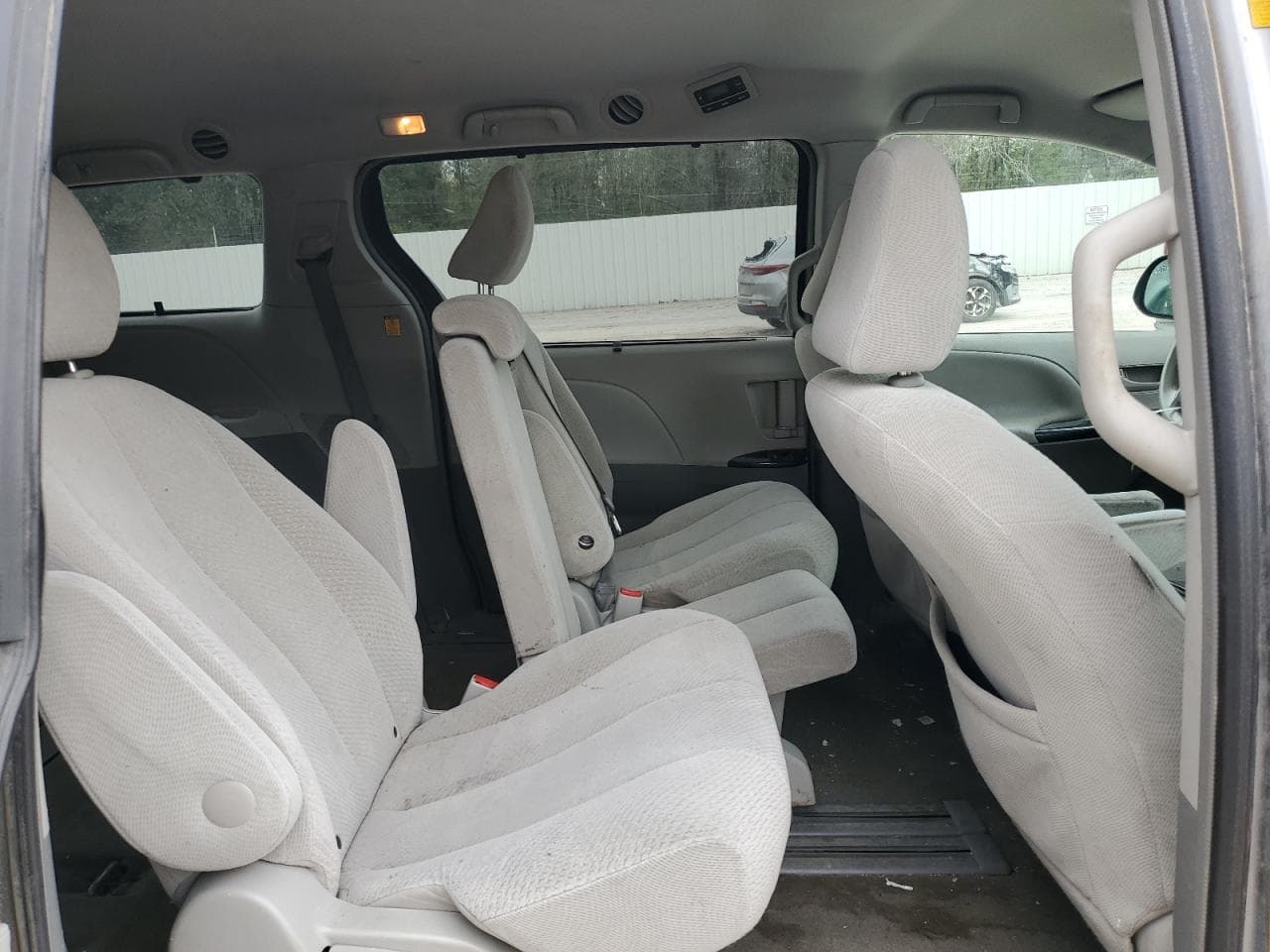 2013 Toyota Sienna Le