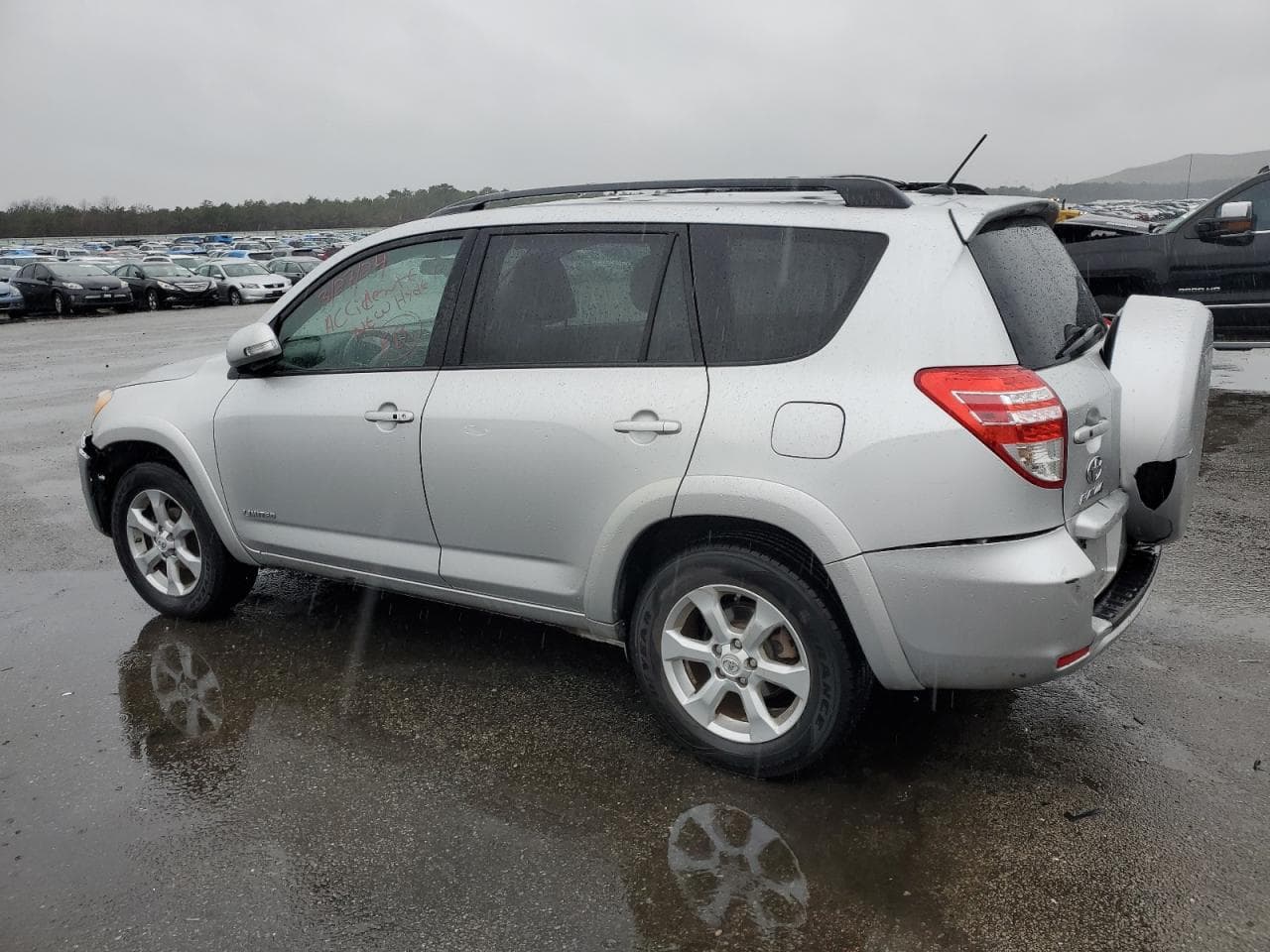 2011 Toyota Rav4 Limited - foto 2