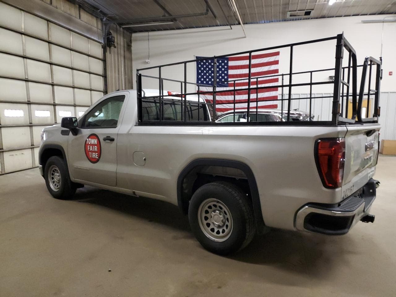 2021 GMC Sierra C1500 - foto 2