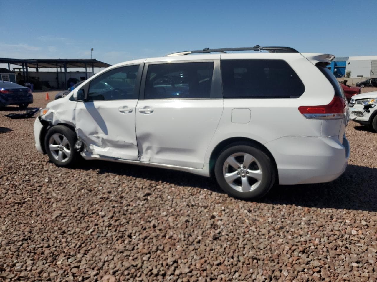 2013 Toyota Sienna Le - foto 2