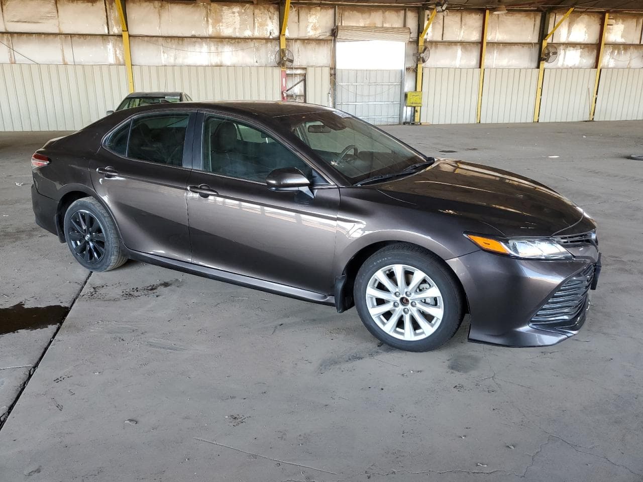 2020 Toyota Camry Le - foto 4
