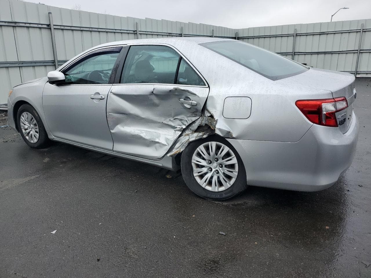 2012 Toyota Camry Le - foto 2
