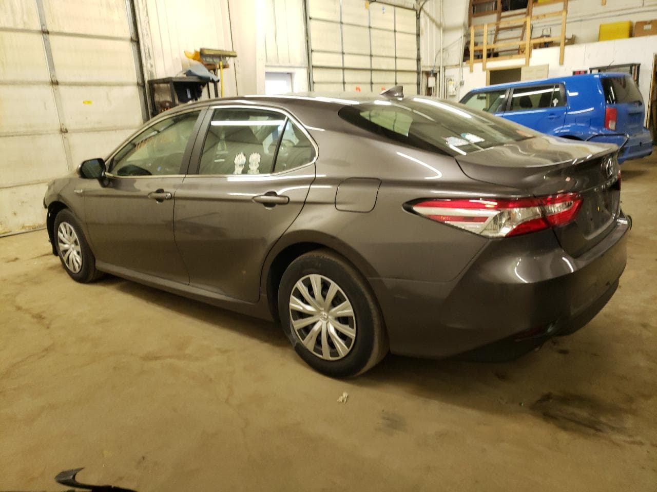 2019 Toyota Camry Le - foto 2
