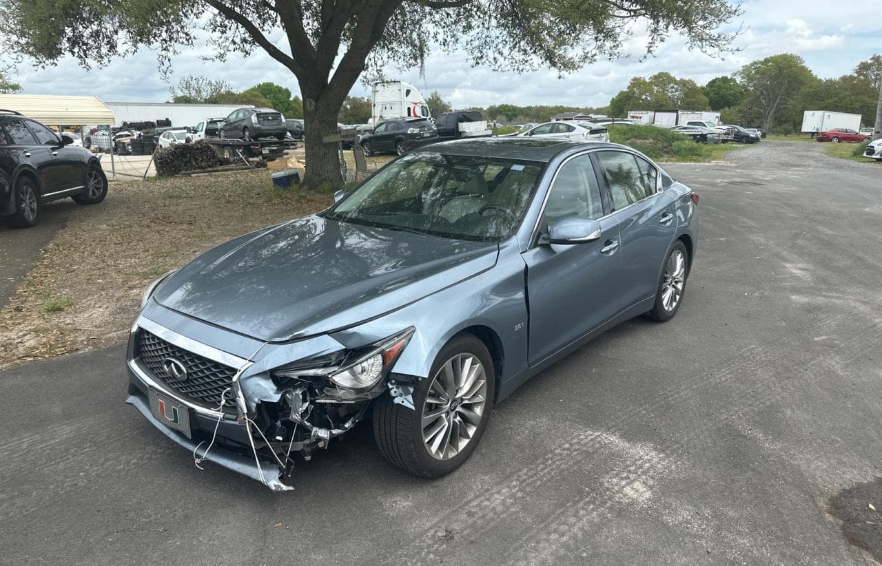 2019 Infiniti Q50 Luxe - foto 2