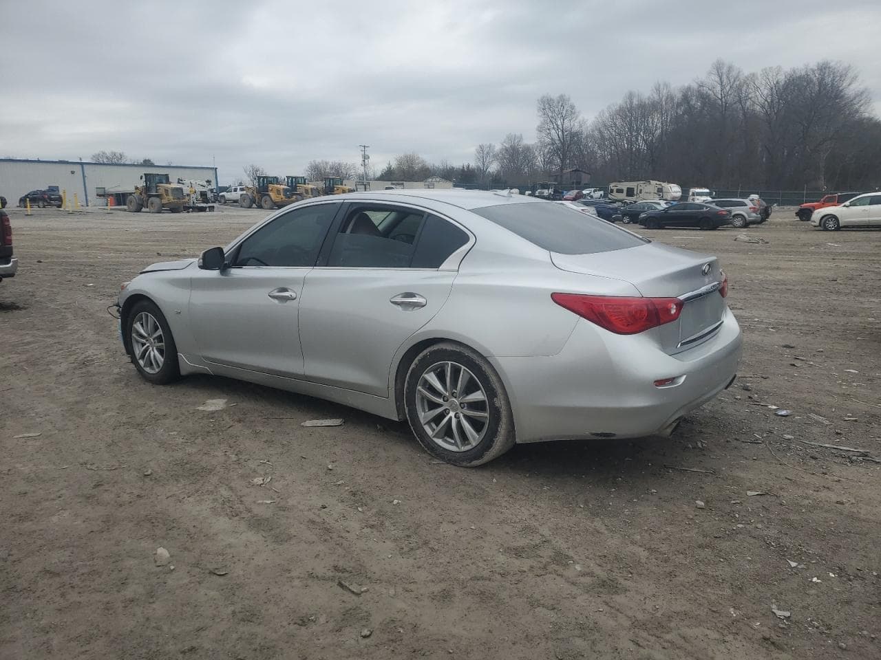 2015 Infiniti Q50 Premium - foto 2