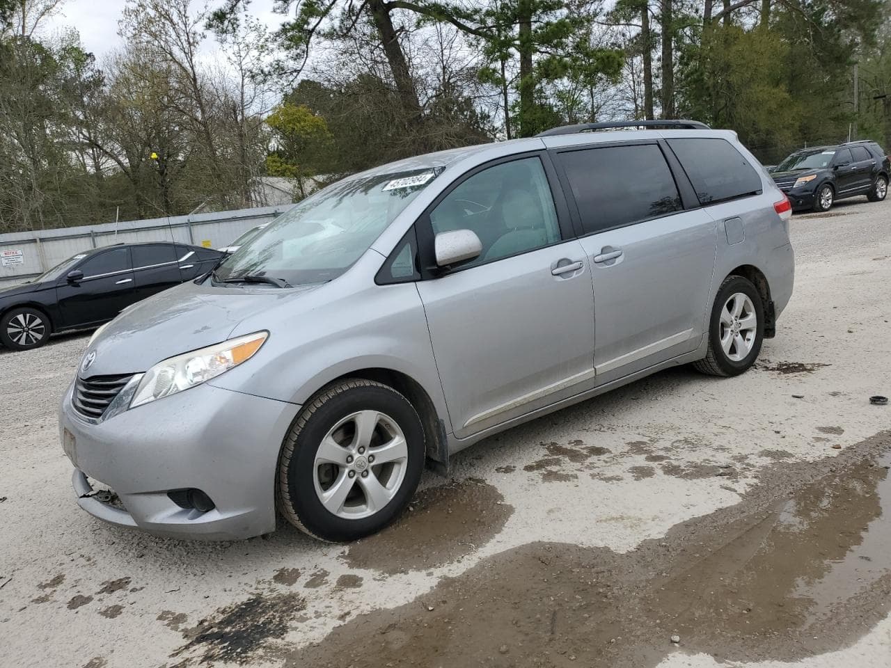2013 Toyota Sienna Le - foto 4