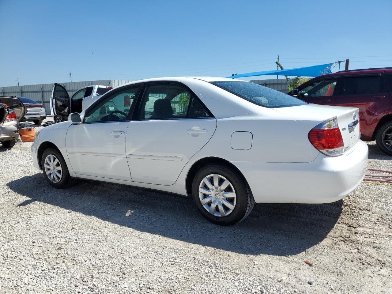 2005 Toyota Camry Le - foto 2