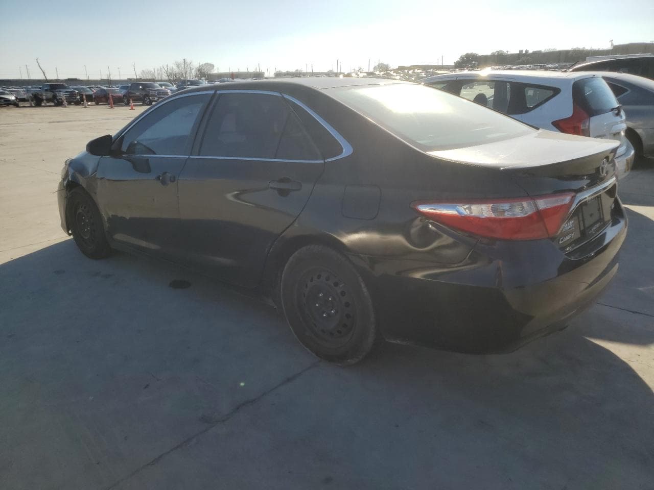 2017 Toyota Camry Le - foto 2