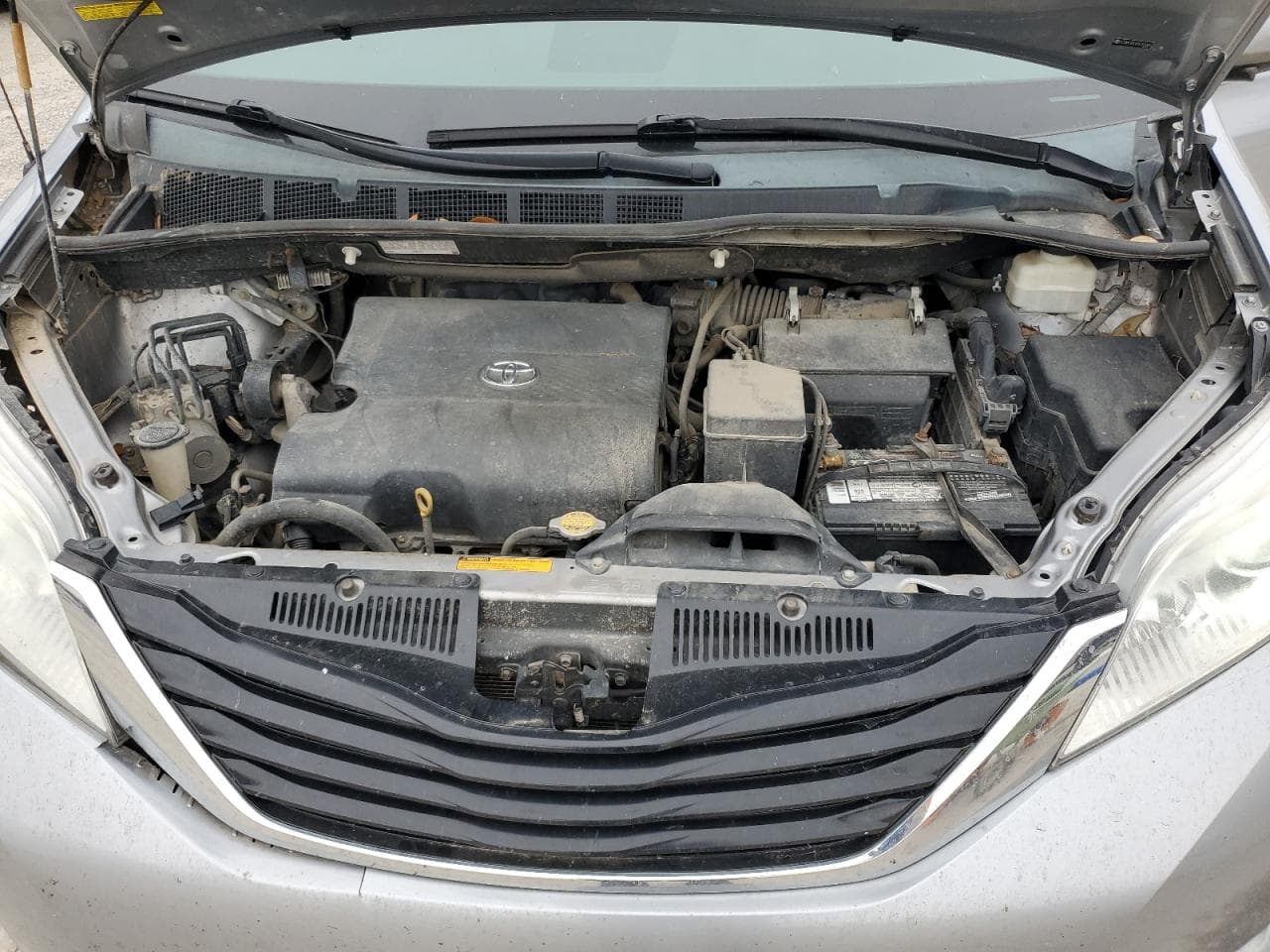 2013 Toyota Sienna Le - foto 2