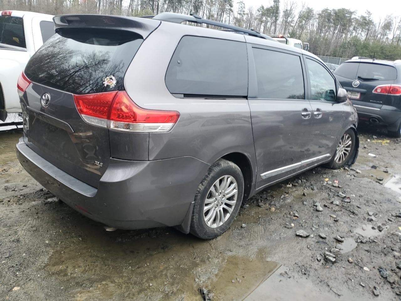 2013 Toyota Sienna Xle - foto 3