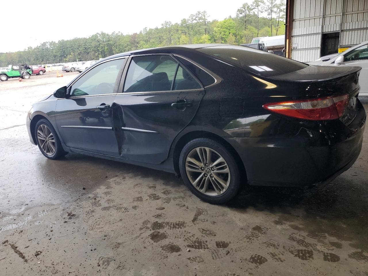2015 Toyota Camry Le - foto 2