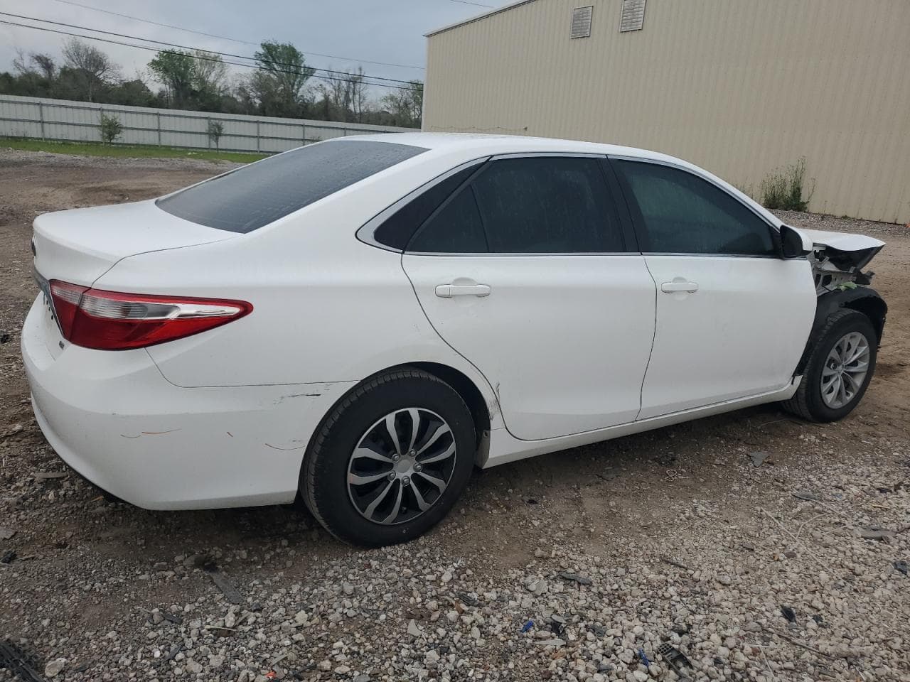 2017 Toyota Camry Le - foto 3