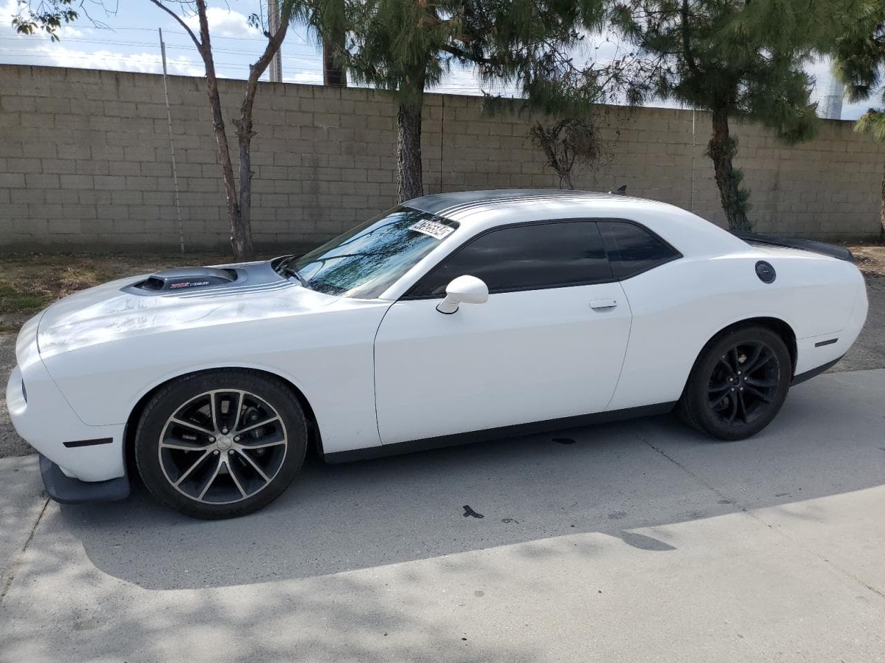 2016 Dodge Challenger 392 Hemi Scat Pack Shaker