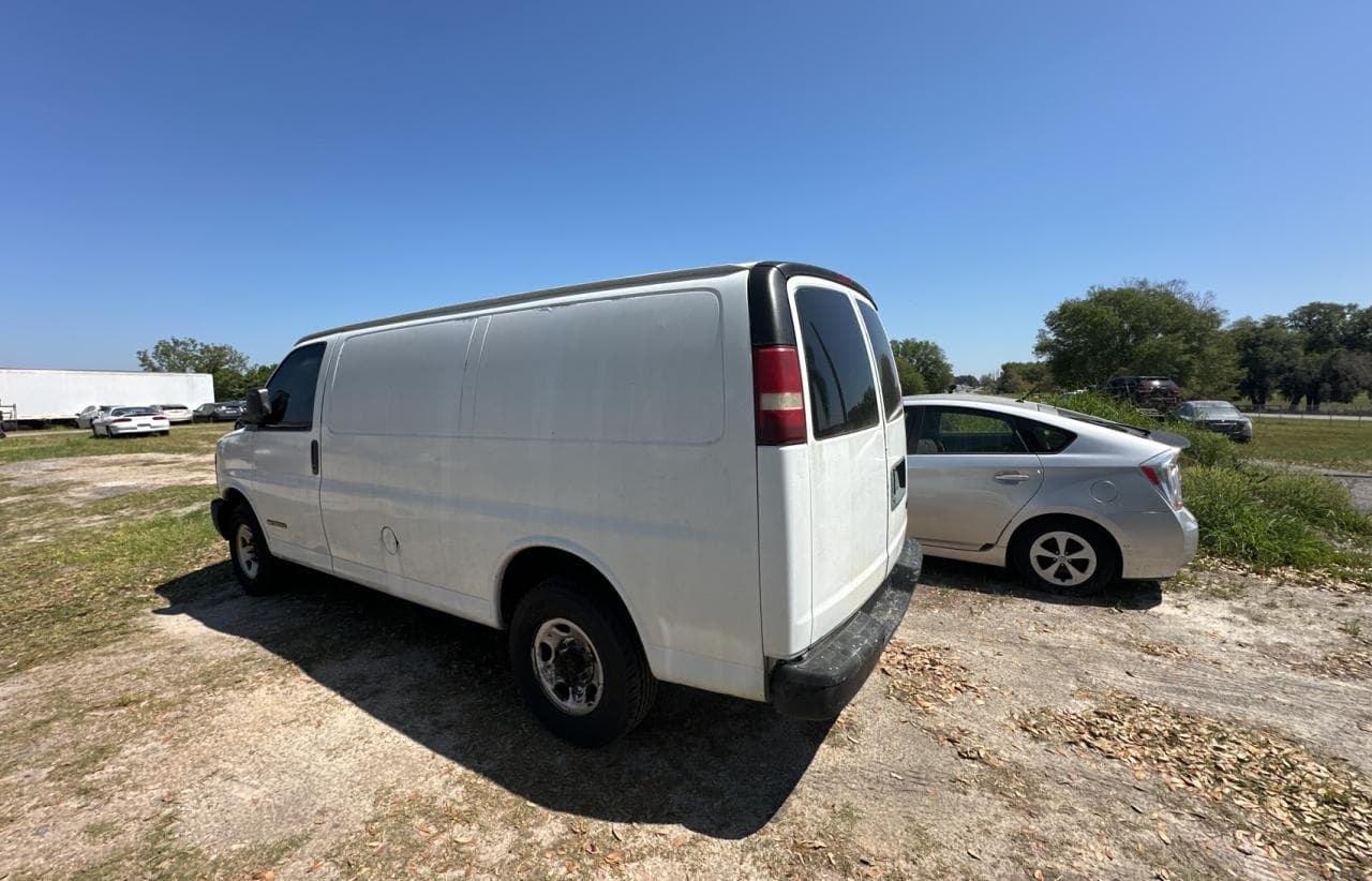 2003 GMC Savana G3500 - foto 4