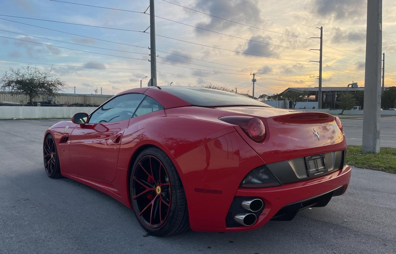 2012 Ferrari California - foto 3