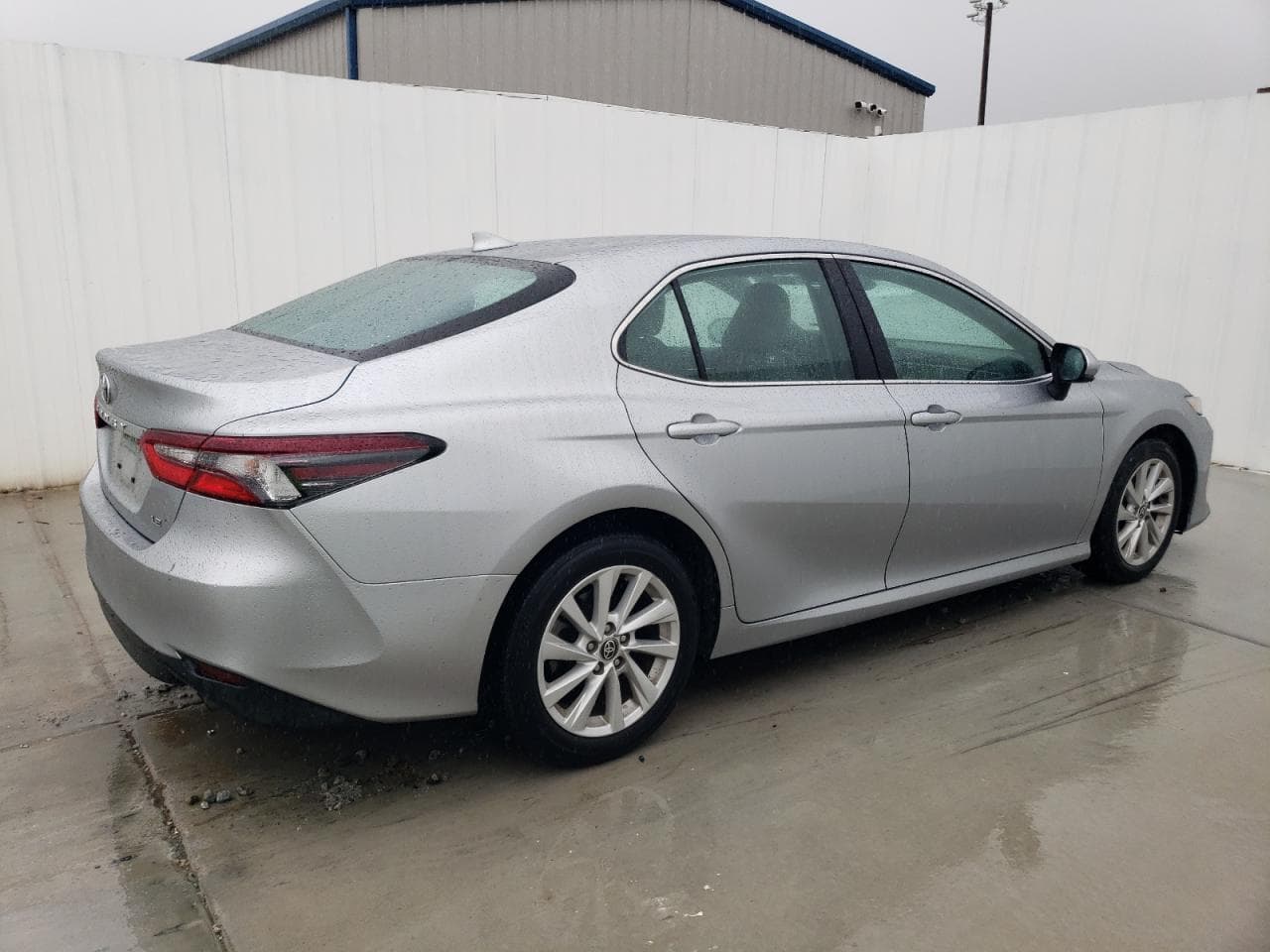 2022 Toyota Camry Le - foto 3