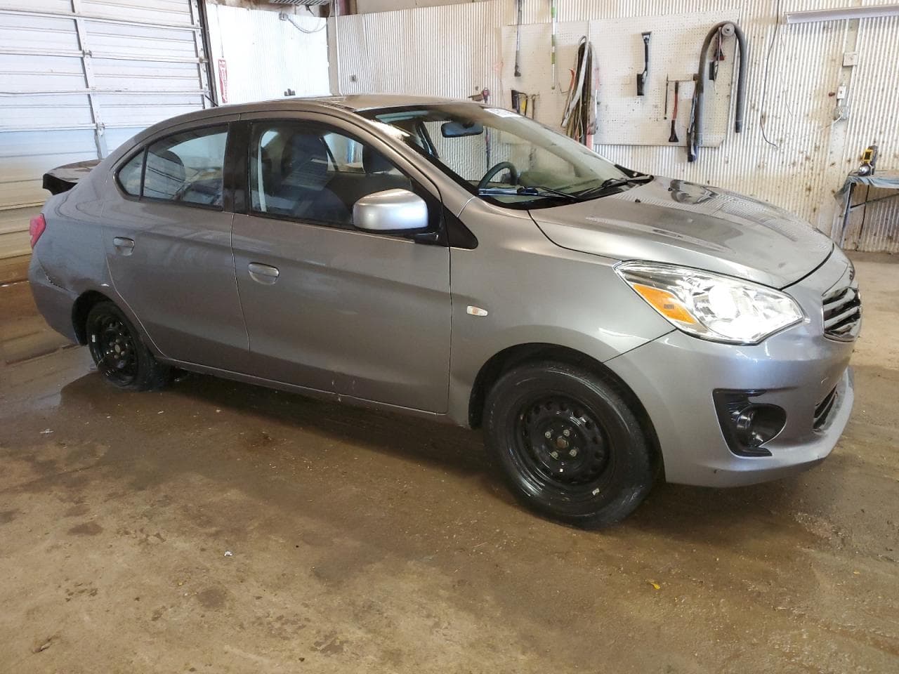 2017 Mitsubishi Mirage G4 Es - foto 4