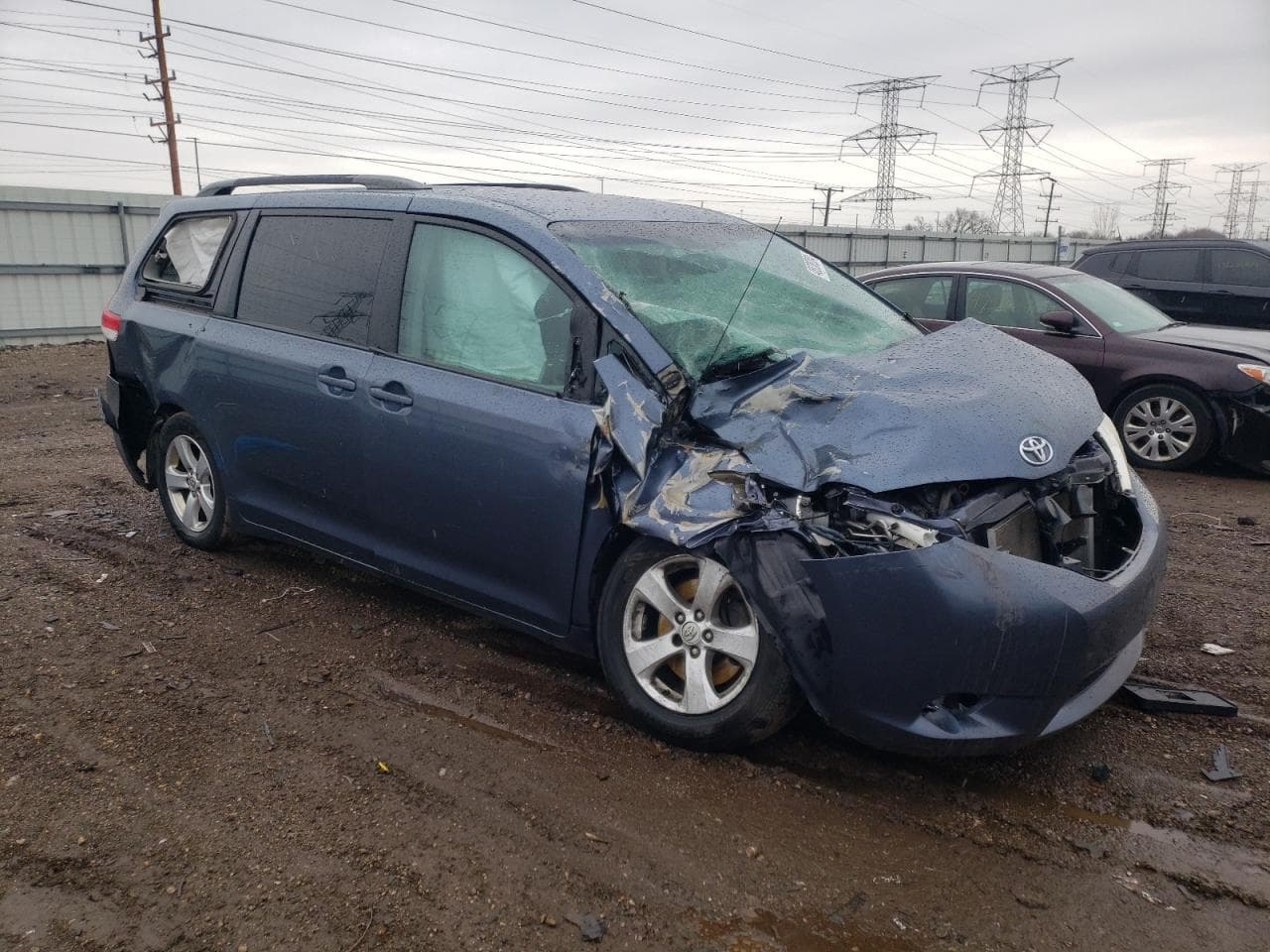2013 Toyota Sienna Le - foto 4
